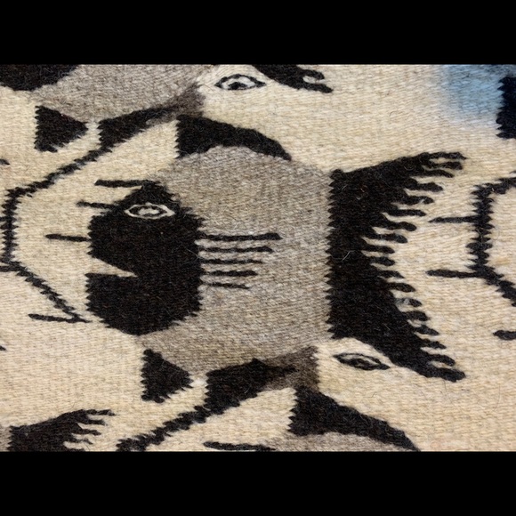 Small wool rug fish pattern - Picture 2 of 2